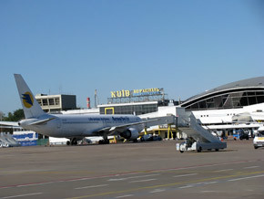 Аэропорт Борисполь захлебнулся пассажирами и авто 