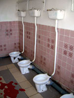 В туалете украинской школы нашли убитого сторожа  