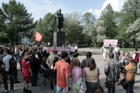 На митинге в Симферополе посчитали необходимое количество лифчиков 