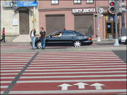 В Киеве нарисовали пешеходные зебры с новым дизайном 