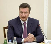 Ющенко обвинил Януковича в неуважении к голодомору 