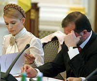 Политики не желают садиться с Тимошенко за один стол 