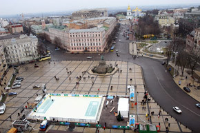 На Софийской площади опять зальют каток 
