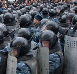 В Москве милиция побила участников митинга военных  
