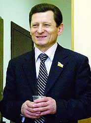 Депутат рассказал, что «Янукович видит себя царём» 