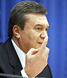 Янукович будет три месяца ждать, пока власть упадёт в его руки 