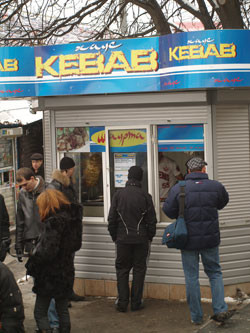 Шаурму не закрыли, а переименовали в кебаб 