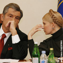 Ющенко поблагодарил Тимошенко за организацию спасательных работ в Евпатории 
