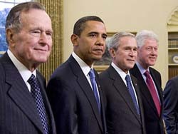 Буш провел в Белом доме обед бывших президентов 