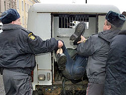 В Киеве поймали 20-летних грабителей-рецидивистов 