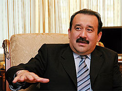 Глава правительства Казахстана заставляет министров вести блоги 
