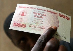 В Зимбабве выпустили купюру номиналом 100 триллионов долларов  