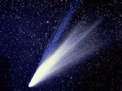 К Земле приблизилась комета с двумя хвостами 