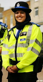 Норвежским полицейским запретили носить хиджаб 