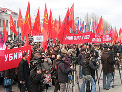 Коммунисты предлагают сажать на 15 суток тех, кто не празднует 23 февраля  
