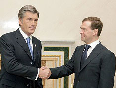Медведев поздравил Ющенко с днем рождения 