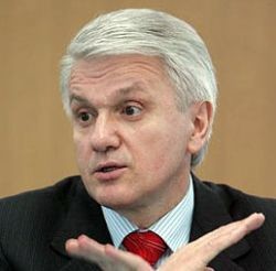 Литвин пригрозил Тимошенко развалом коалиции, если она будет добиваться отмены депутатских льгот  