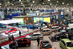 Продажи машин упали в Украине на 80% 