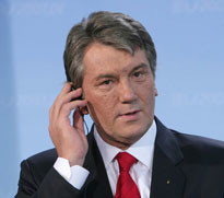 Ющенко попросил Европу не учить его жизни 