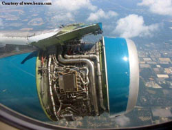 Из летящего над Бразилией самолета выпал двигатель 