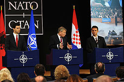 Албания и Хорватия стали официальными членами НАТО 