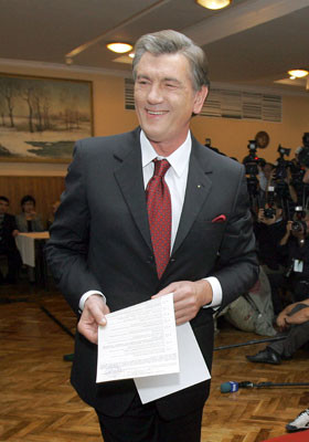 Ющенко распустит парламент 25 апреля? 