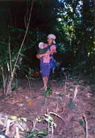 Жительница Запорожья бросила маленького ребенка в лесу 
