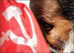 Индийские коммунисты освободили заложников 