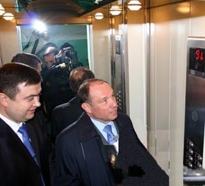 В Киеве установили первый отечественный лифт 