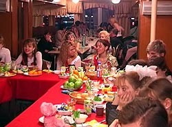 Белорусским школьникам запретили проводить выпускные в ресторанах 
