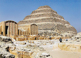 Пирамиды египтяне построили сами. Но никто не знает как 
