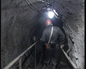 До засыпанных горняков шахты «Новодзержинская» осталось пройти еще 20 метров  