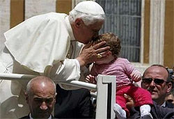 Папа Римский отрицает своё участие в гитлерюгенде  