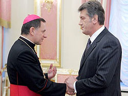 Ющенко поблагодарил Папу из-за Голодомора 
