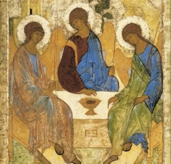 Православные празднуют Троицу 