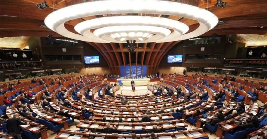 Украина временно отступает от Конвенции по правам человека