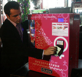 В столице установят автоматы по продаже презервативов 