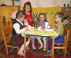 В киевских детских лагерях кормят просроченными продуктами 