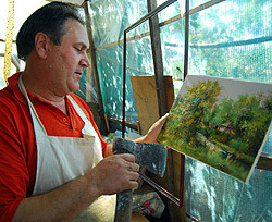 Запорожский художник пишет картины топором 