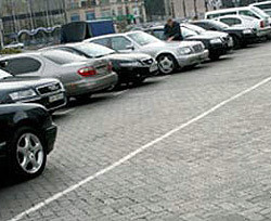 Парковки в Киеве подешевели, но все равно остаются одними из самых дорогих в Европе 