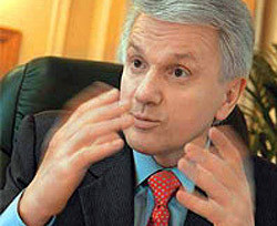 Депутаты ПР набросились с кулаками на Литвина и его охрану 