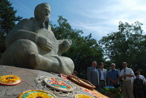 На Хортице открыли памятник казаку Мамаю 