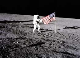 Армстронг встретил на Луне Гагарина? 