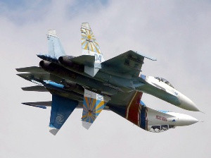 В результате столкновения российских истребителей погиб командир пилотажной группы 