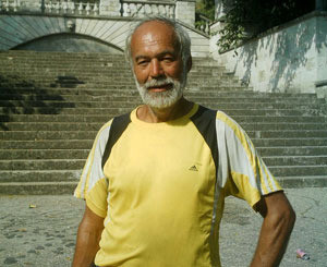 Безработный Виктор Овчаров 36 раз взобрался на гору Митридат 