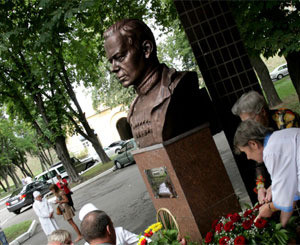 В Киеве появился памятник знаменитому хирургу 