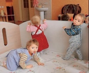 Иностранцы усыновили тридцать тысяч украинских детей 