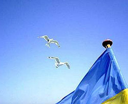 В Сумах не смогли поднять флаг Украины в честь праздника 