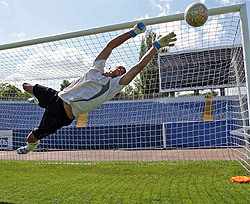 «Таврия» вырвалась на второе место в Премьер-лиге 