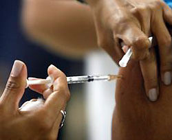 Рост отказов от детских прививок  достигает 40 процентов 